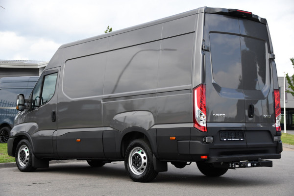 Iveco Daily 35S18 L2H2 PB Edition FACELIFT! Virtual, Adaptieve Cruise, Camera, Carplay, Automaat, 3500kg Trekhaak, Sensoren, 180pk, Multimedia, Uniek!
