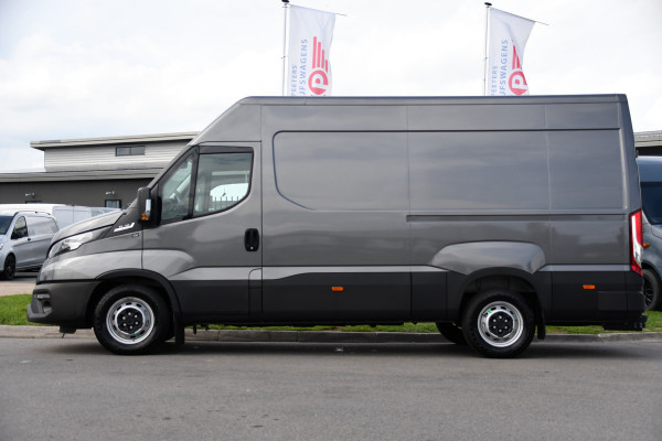 Iveco Daily 35S18 L2H2 PB Edition FACELIFT! Virtual, Adaptieve Cruise, Camera, Carplay, Automaat, 3500kg Trekhaak, Sensoren, 180pk, Multimedia, Uniek!