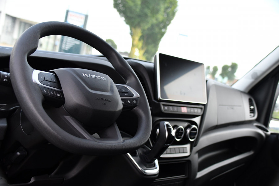 Iveco Daily 35S18 L2H2 PB Edition FACELIFT! Virtual, Adaptieve Cruise, Camera, Carplay, Automaat, 3500kg Trekhaak, Sensoren, 180pk, Multimedia, Uniek!