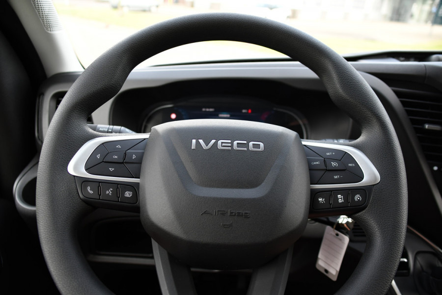 Iveco Daily 35S18 L2H2 PB Edition FACELIFT! Virtual, Adaptieve Cruise, Camera, Carplay, Automaat, 3500kg Trekhaak, Sensoren, 180pk, Multimedia, Uniek!