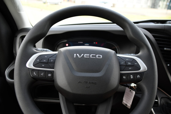 Iveco Daily 35S18 L2H2 PB Edition FACELIFT! Virtual, Adaptieve Cruise, Camera, Carplay, Automaat, 3500kg Trekhaak, Sensoren, 180pk, Multimedia, Uniek!