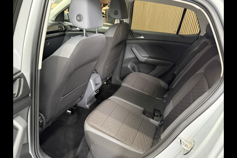 Volkswagen T-Cross 1.5 TSI 150pk Style R-Line | Camera | PDC V+A | Navi | 18" | ACC | Stoelverwarming | Dodehoek |