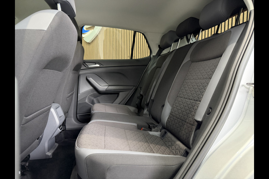 Volkswagen T-Cross 1.5 TSI 150pk Style R-Line | Camera | PDC V+A | Navi | 18" | ACC | Stoelverwarming | Dodehoek |