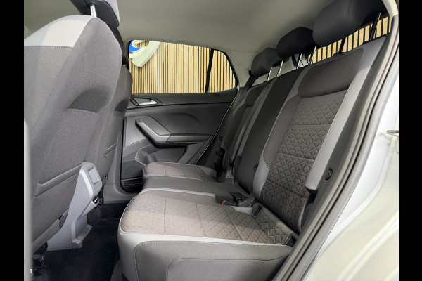 Volkswagen T-Cross 1.5 TSI 150pk Style R-Line | Camera | PDC V+A | Navi | 18" | ACC | Stoelverwarming | Dodehoek |