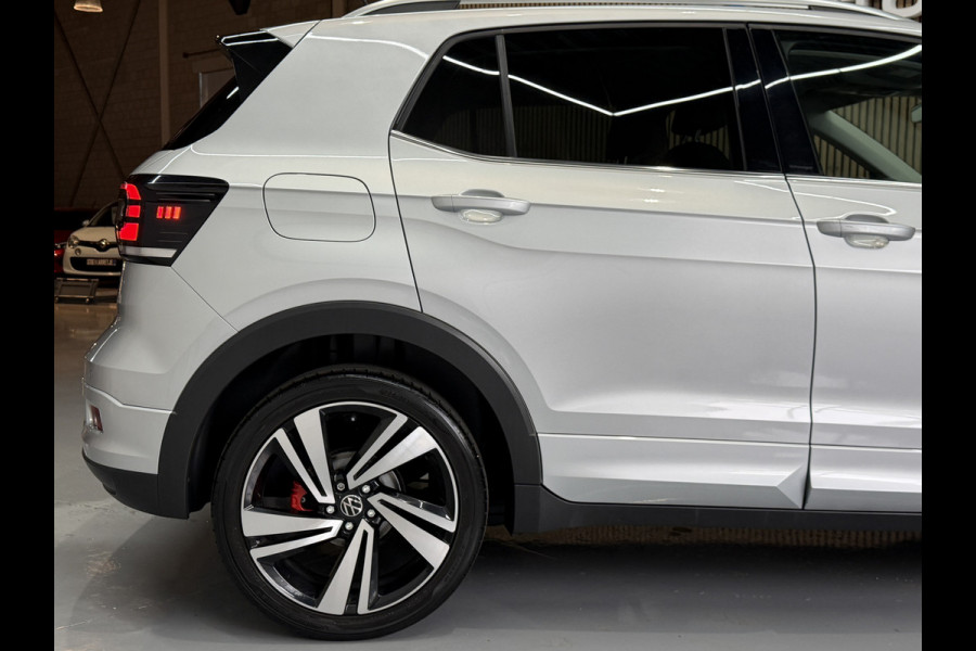 Volkswagen T-Cross 1.5 TSI 150pk Style R-Line | Camera | PDC V+A | Navi | 18" | ACC | Stoelverwarming | Dodehoek |