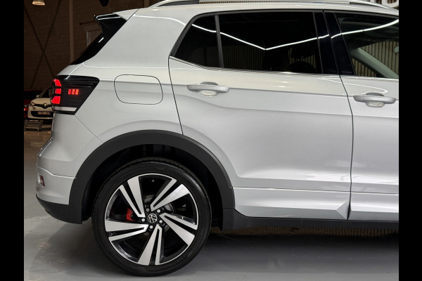 Volkswagen T-Cross 1.5 TSI 150pk Style R-Line | Camera | PDC V+A | Navi | 18" | ACC | Stoelverwarming | Dodehoek |