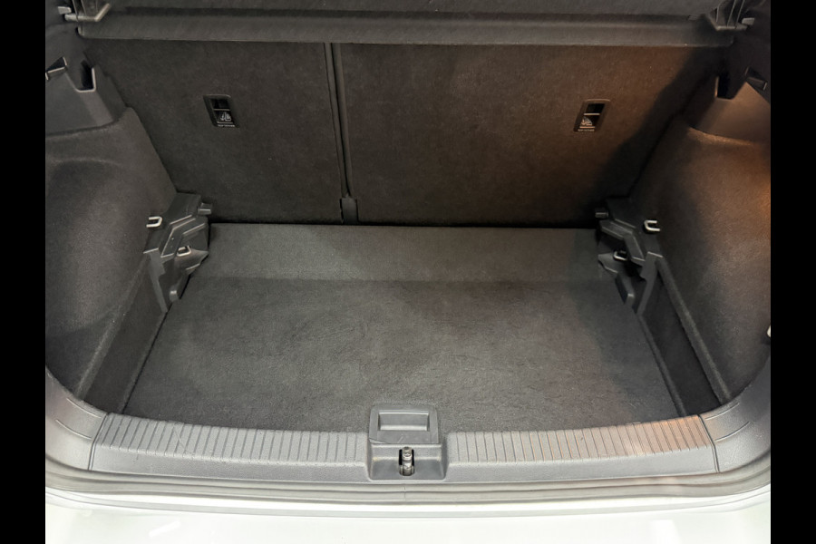 Volkswagen T-Cross 1.5 TSI 150pk Style R-Line | Camera | PDC V+A | Navi | 18" | ACC | Stoelverwarming | Dodehoek |