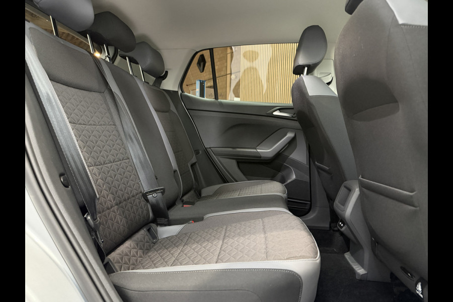 Volkswagen T-Cross 1.5 TSI 150pk Style R-Line | Camera | PDC V+A | Navi | 18" | ACC | Stoelverwarming | Dodehoek |