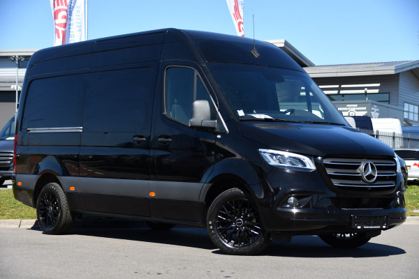 Mercedes-Benz Sprinter 319 1.9 CDI L2H2 RWD Black Edition Full Options! 360 Camera, Adaptieve Cruise, LED, Standkachel, Carplay, 190pk, Voorruit verwarming, Uniek!