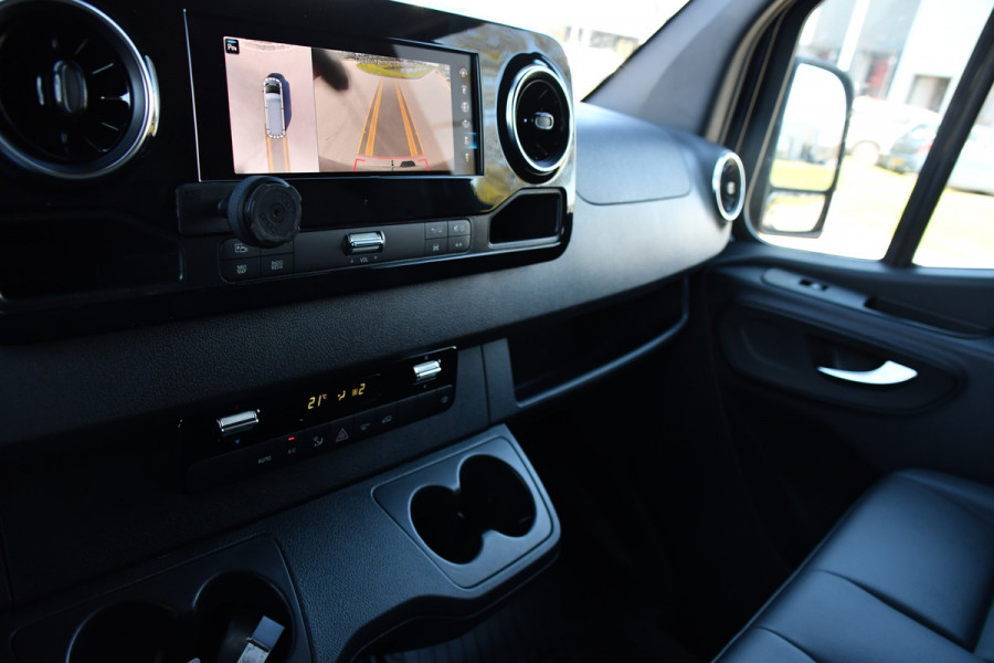 Mercedes-Benz Sprinter 319 1.9 CDI L2H2 RWD Black Edition Full Options! 360 Camera, Adaptieve Cruise, LED, Standkachel, Carplay, 190pk, Voorruit verwarming, Uniek!
