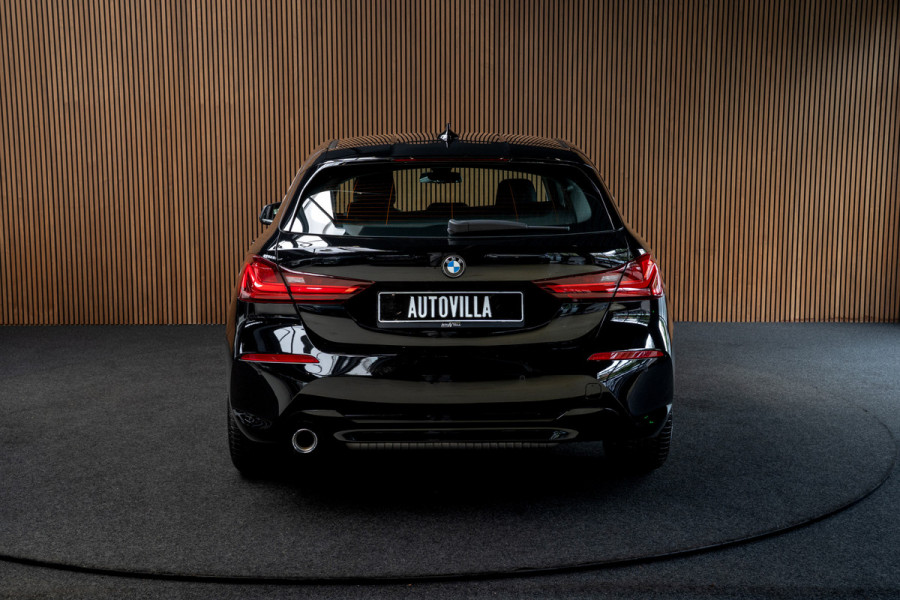BMW 1-serie 116i Navi Climate PDC Stuurverwarming Stoelverwarming LM velgen BTW auto