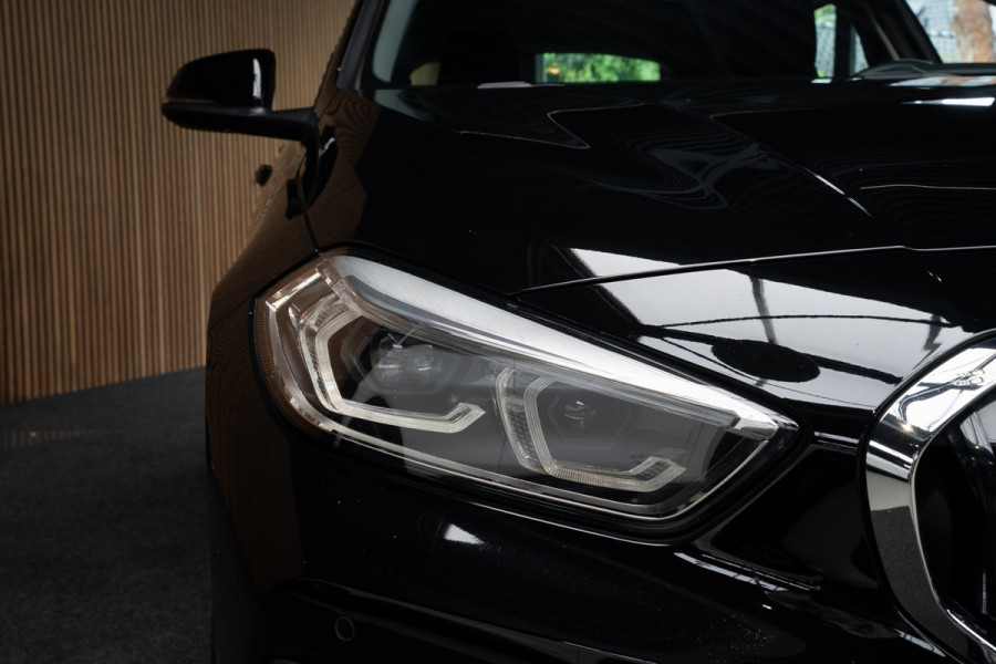 BMW 1-serie 116i Navi Climate PDC Stuurverwarming Stoelverwarming LM velgen BTW auto