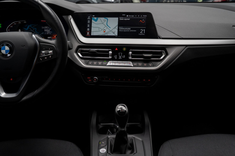 BMW 1-serie 116i Navi Climate PDC Stuurverwarming Stoelverwarming LM velgen BTW auto