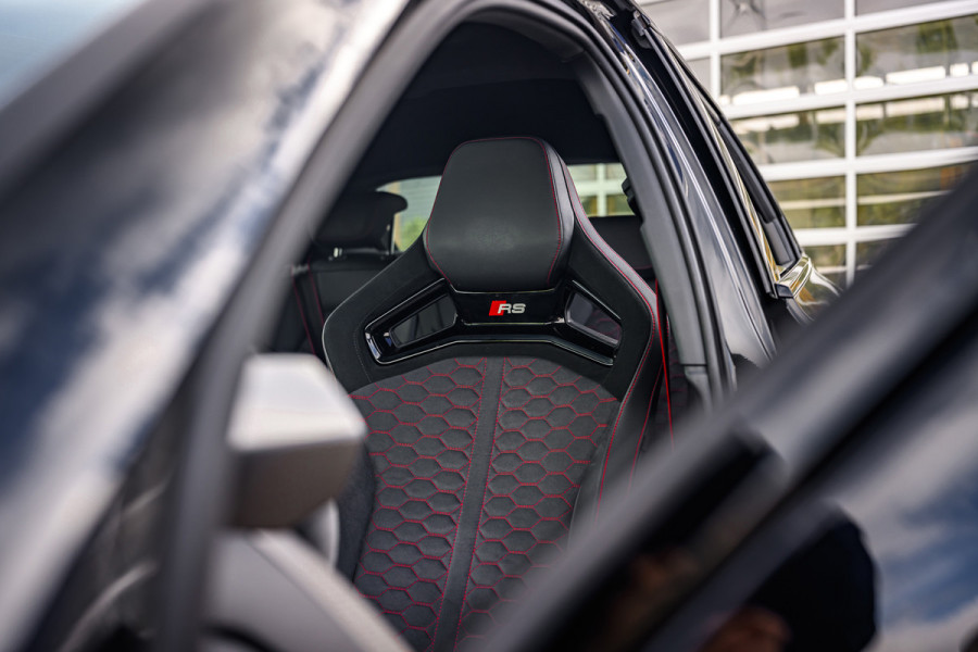 Audi A3 Sportback 2.5 TFSI RS 3 quattro Pano/Schaalstoelen/Carbon/HuD