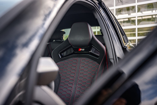Audi A3 Sportback 2.5 TFSI RS 3 quattro Pano/Schaalstoelen/Carbon/HuD