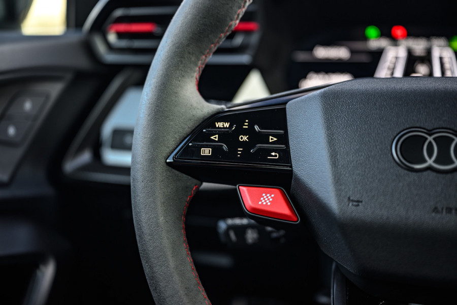 Audi A3 Sportback 2.5 TFSI RS 3 quattro Pano/Schaalstoelen/Carbon/HuD