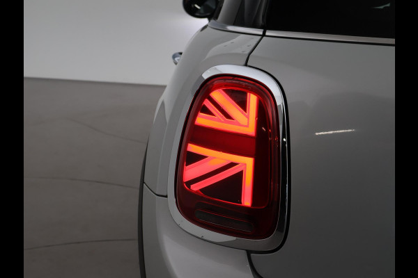 MINI 5-deurs 1.5 COOPER AUT. + LEDER | UNION JACK LED | HARMAN/KARDON | MINI YOURS | APPLE CARPLAY