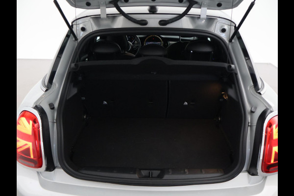 MINI 5-deurs 1.5 COOPER AUT. + LEDER | UNION JACK LED | HARMAN/KARDON | MINI YOURS | APPLE CARPLAY