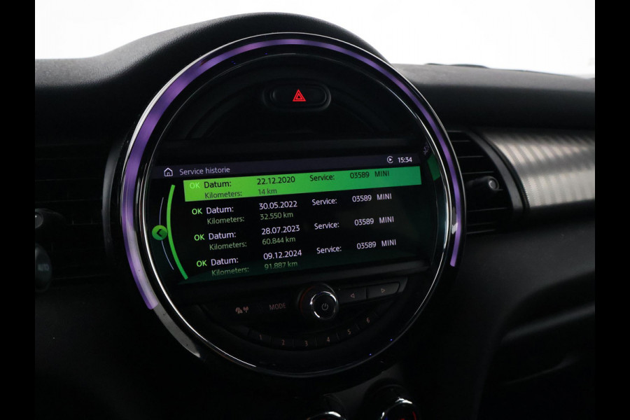 MINI 5-deurs 1.5 COOPER AUT. + LEDER | UNION JACK LED | HARMAN/KARDON | MINI YOURS | APPLE CARPLAY