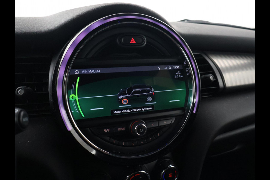 MINI 5-deurs 1.5 COOPER AUT. + LEDER | UNION JACK LED | HARMAN/KARDON | MINI YOURS | APPLE CARPLAY