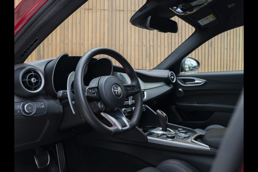 Alfa Romeo Giulia 2.0 T GME AWD Competizione | Harman/Kardon | Adapt. cruise | Veloce stoelen | carplay