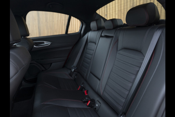 Alfa Romeo Giulia 2.0 T GME AWD Competizione | Harman/Kardon | Adapt. cruise | Veloce stoelen | carplay