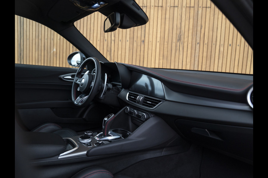 Alfa Romeo Giulia 2.0 T GME AWD Competizione | Harman/Kardon | Adapt. cruise | Veloce stoelen | carplay