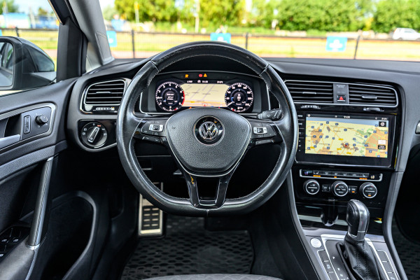 Volkswagen Golf 1.5 TSI Highline Pano/Keyless/Camera