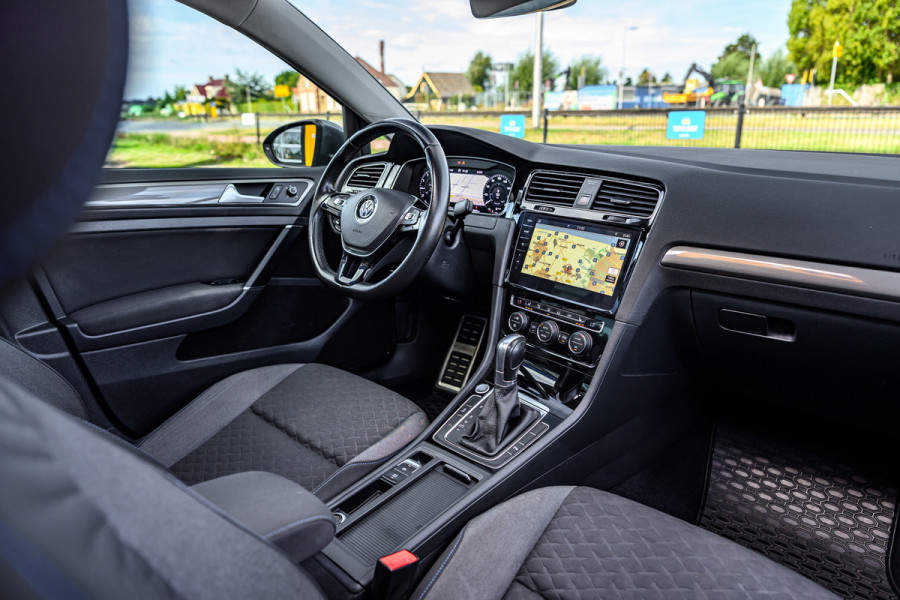 Volkswagen Golf 1.5 TSI Highline Pano/Keyless/Camera
