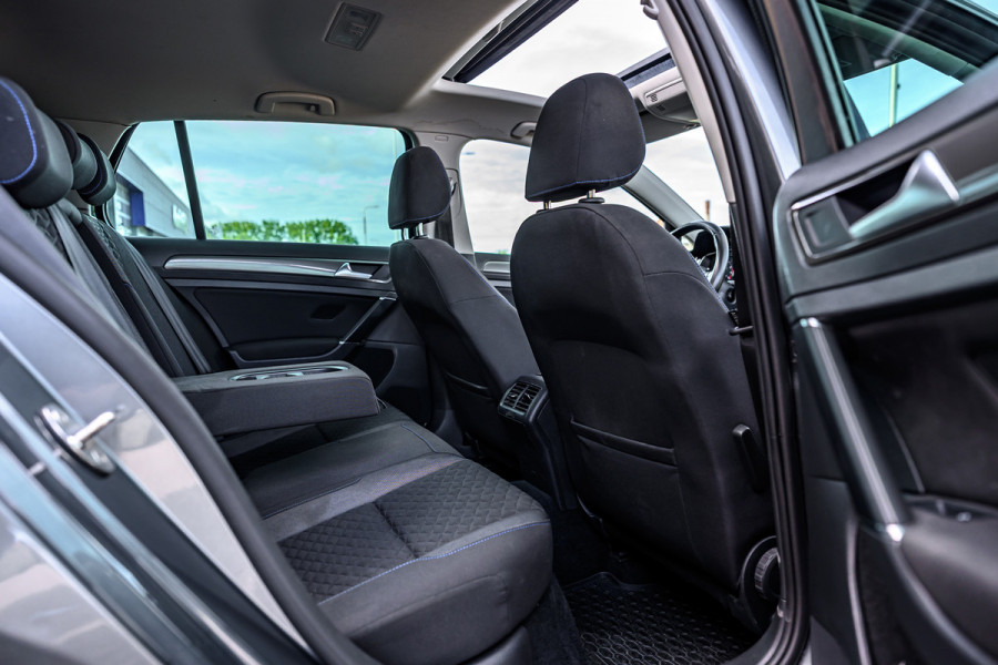 Volkswagen Golf 1.5 TSI Highline Pano/Keyless/Camera