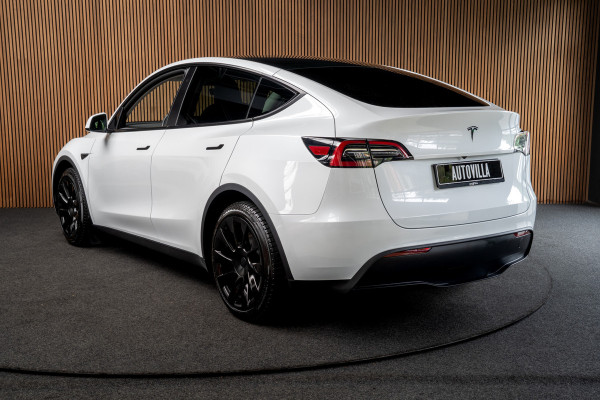 Tesla Model Y SOH: 95,8% Navi 360° Leer ACC Autopilot PDC Elektr. achterklep Stoelverwarmimg voor en achter Stuurverwarming Optie: Full Self-Driving Capability BTW auto