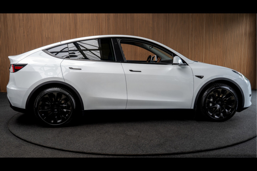 Tesla Model Y SOH: 95,8% Navi 360° Leer ACC Autopilot PDC Elektr. achterklep Stoelverwarmimg voor en achter Stuurverwarming Optie: Full Self-Driving Capability BTW auto