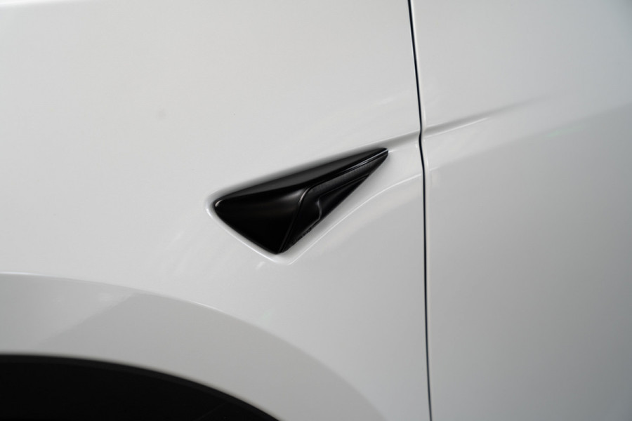 Tesla Model Y SOH: 95,8% Navi 360° Leer ACC Autopilot PDC Elektr. achterklep Stoelverwarmimg voor en achter Stuurverwarming Optie: Full Self-Driving Capability BTW auto