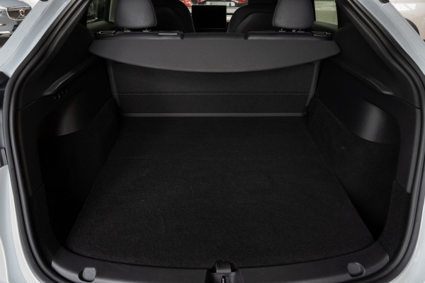 Tesla Model Y SOH: 95,8% Navi 360° Leer ACC Autopilot PDC Elektr. achterklep Stoelverwarmimg voor en achter Stuurverwarming Optie: Full Self-Driving Capability BTW auto