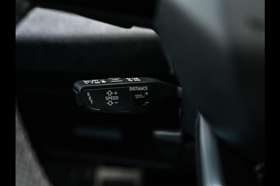 Audi A6 Avant 2.0 e-hybrid quattro S edition Competition 367pk | Panoramadak | Achterasbesturing | 360 Camera | Memory Seat | Ambiance Interieur | Stoelverwarming | Adaptive Cruise | Trekhaak | Passagiers Display |