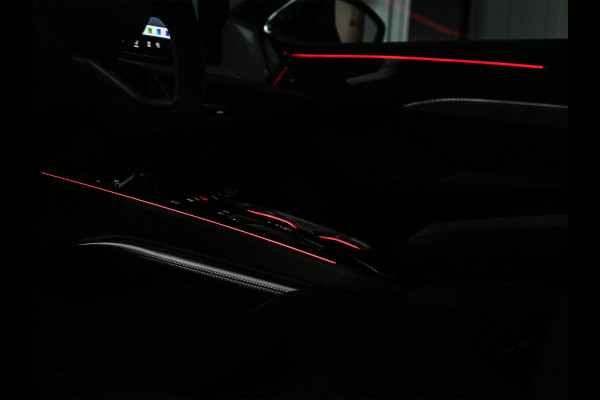 Audi A6 Avant 2.0 e-hybrid quattro S edition Competition 367pk | Panoramadak | Achterasbesturing | 360 Camera | Memory Seat | Ambiance Interieur | Stoelverwarming | Adaptive Cruise | Trekhaak | Passagiers Display |