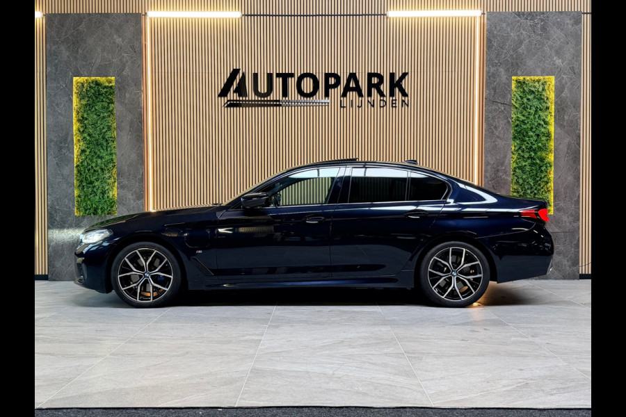 BMW 5 Serie VERKOCHT! 530e High Executive M-SPORT|SCHUIFDAK|HuD|360 CAMERA|LASER|MEMORY|KEYLESS|SFEERVERLICHTING|DODEHOEK|LANE AS