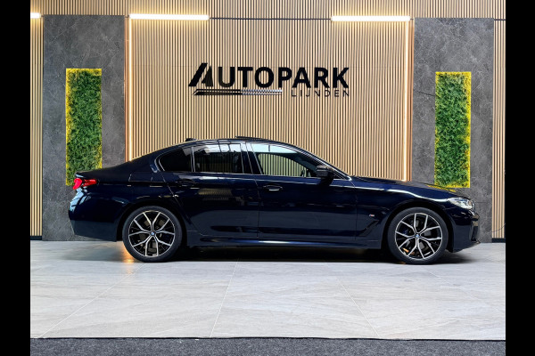 BMW 5 Serie VERKOCHT! 530e High Executive M-SPORT|SCHUIFDAK|HuD|360 CAMERA|LASER|MEMORY|KEYLESS|SFEERVERLICHTING|DODEHOEK|LANE AS