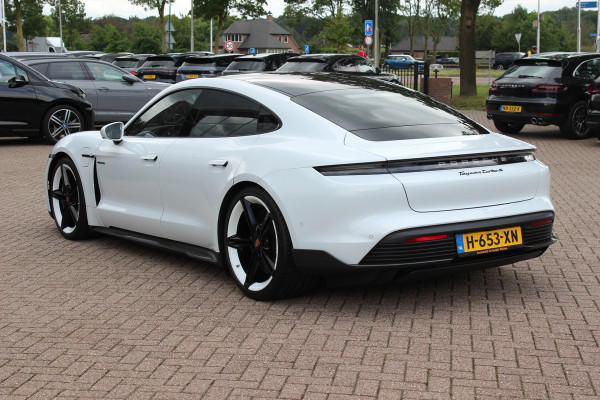 Porsche Taycan Turbo S 93 kWh / SoH 91,3% / Full option! / Panoramadak / 360Camera / Burmester / Keyless / Achterasbesturing / 21'' / Carbon / InnoDrive / Sportdesign+Chrono / Massage+Ventilatie / Dodehoek / DAB