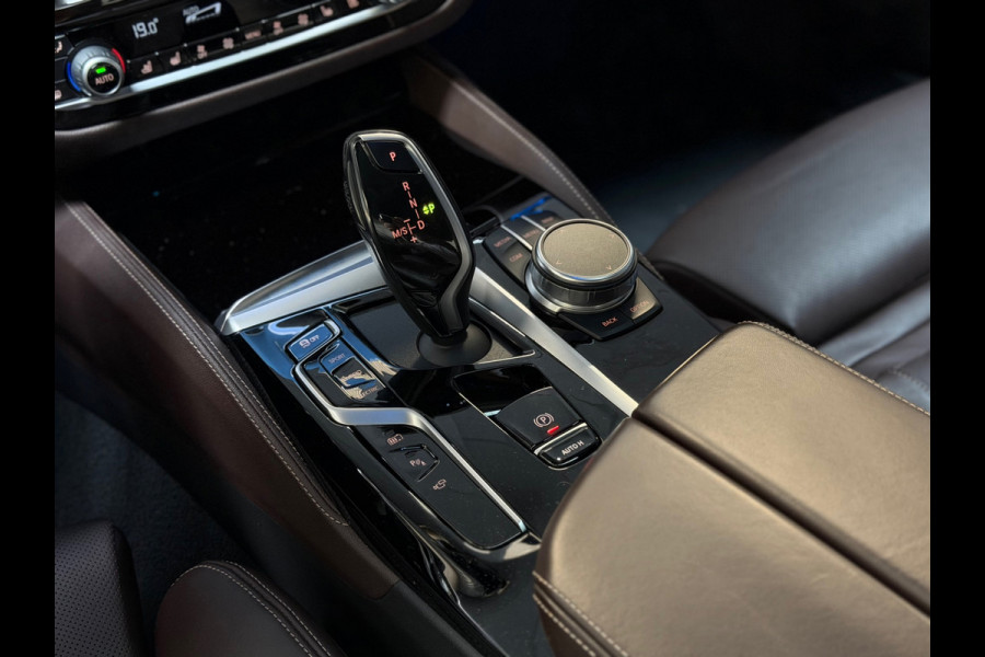 BMW 5 Serie VERKOCHT! 530e High Executive M-SPORT|SCHUIFDAK|HuD|360 CAMERA|LASER|MEMORY|KEYLESS|SFEERVERLICHTING|DODEHOEK|LANE AS