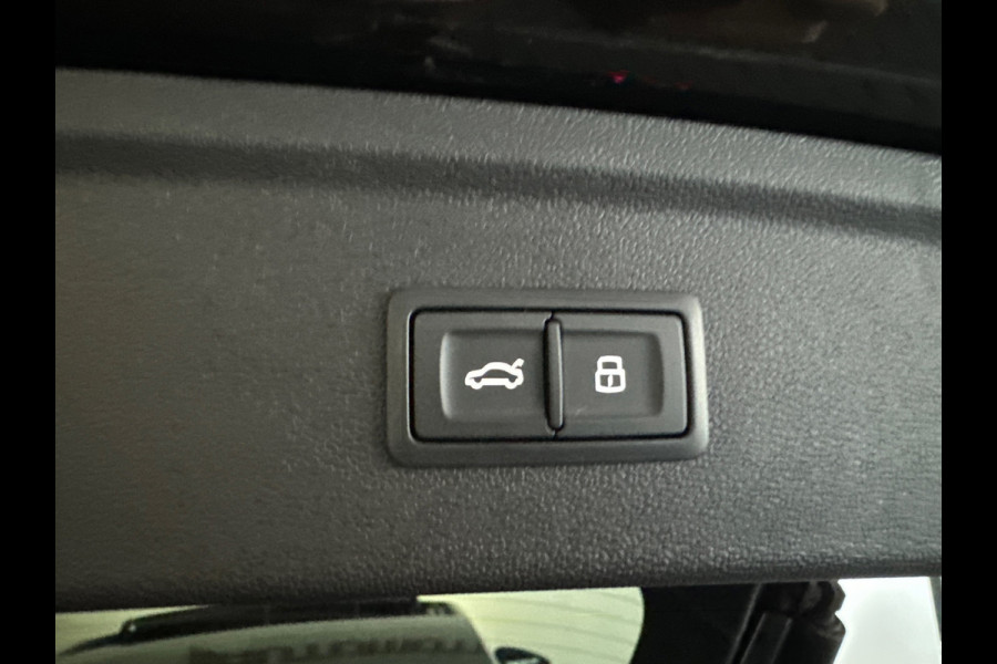Audi A3 Sportback 45 TFSI e S edition Competition Pano|RS Seats|Sfeer|Keyless|Camera