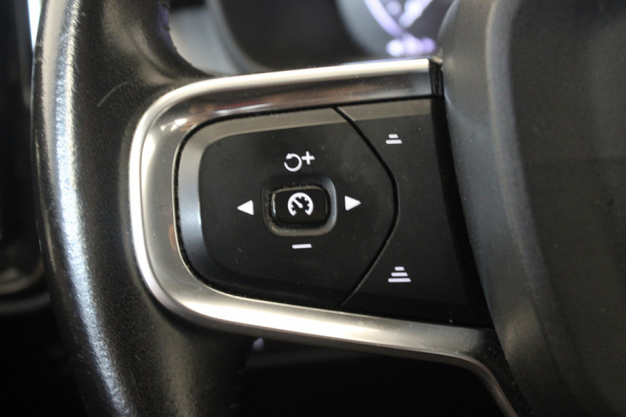 Volvo XC40 1.5 T3 Momentum Pro