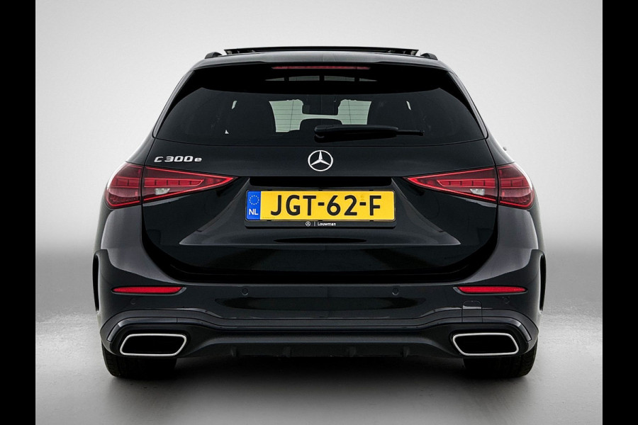 Mercedes-Benz C-Klasse Estate 300 e Business Solution AMG AMG Line | Night Pakket | Panorama Schuif-Kanteldak | Parkeerpakket met 360°-camera | Alarm Klasse 3. Inclusief 24 maanden Mercedes-Benz Certified garantie voor Europa.
