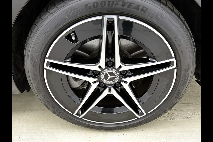 Mercedes-Benz C-Klasse Estate 300 e Business Solution AMG AMG Line | Night Pakket | Panorama Schuif-Kanteldak | Parkeerpakket met 360°-camera | Alarm Klasse 3. Inclusief 24 maanden Mercedes-Benz Certified garantie voor Europa.