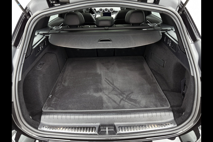 Mercedes-Benz C-Klasse Estate 300 e Business Solution AMG AMG Line | Night Pakket | Panorama Schuif-Kanteldak | Parkeerpakket met 360°-camera | Alarm Klasse 3. Inclusief 24 maanden Mercedes-Benz Certified garantie voor Europa.