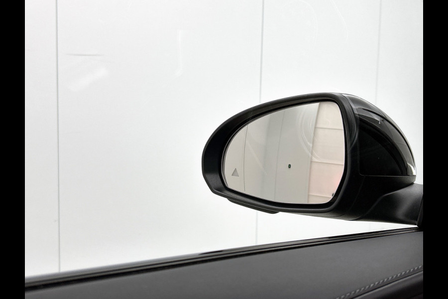 Mercedes-Benz C-Klasse Estate 300 e Business Solution AMG AMG Line | Night Pakket | Panorama Schuif-Kanteldak | Parkeerpakket met 360°-camera | Alarm Klasse 3. Inclusief 24 maanden Mercedes-Benz Certified garantie voor Europa.