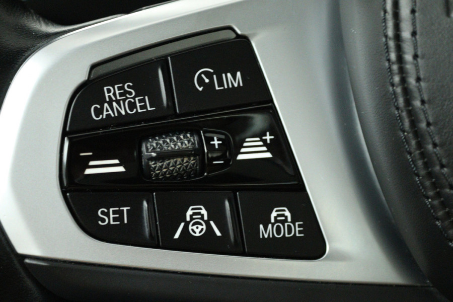 BMW iX3 High Executive 80 kWh (PANORAMADAK, CAMERA, STOEL/STUUR VERWARMING, ELEKTR STOELEN)