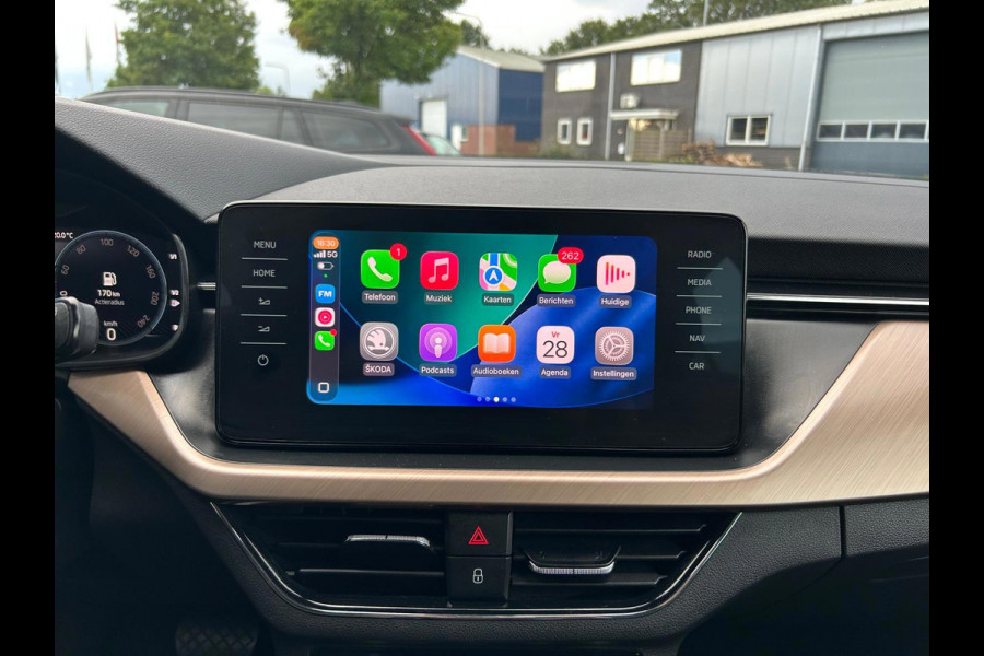 Škoda Kamiq 1.5 TSI ACT Business Edition, Camera, carplay, trekhaak afneembaar, stoelverwarming