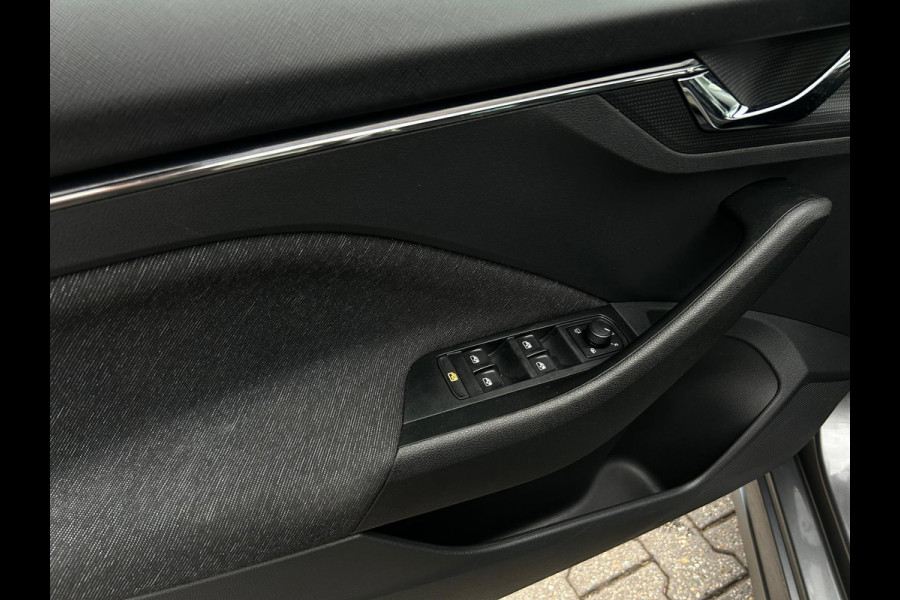 Škoda Kamiq 1.5 TSI ACT Business Edition, Camera, carplay, trekhaak afneembaar, stoelverwarming
