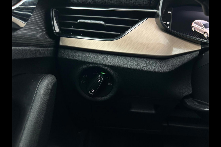 Škoda Kamiq 1.5 TSI ACT Business Edition, Camera, carplay, trekhaak afneembaar, stoelverwarming